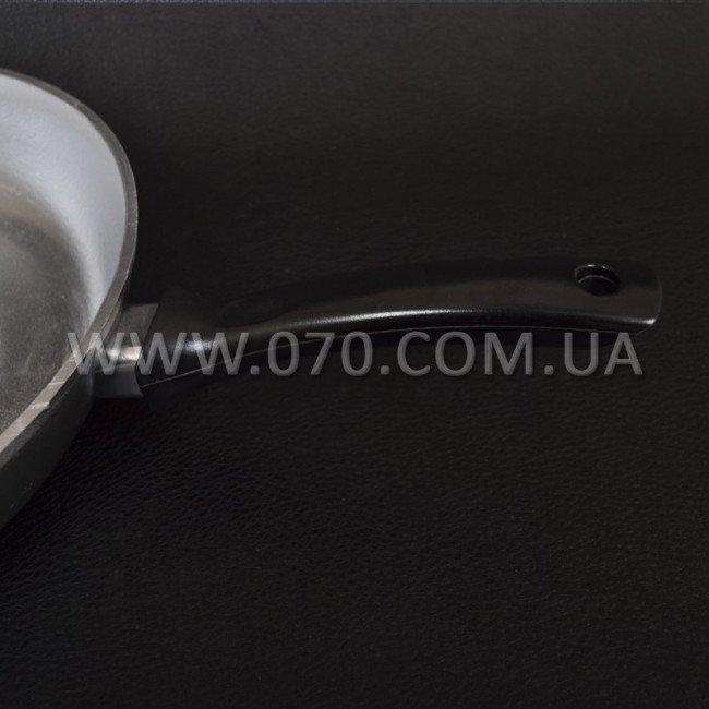 Фото Жаровня алюминиевая (300mm), с пластмассовой ручкой купить в Украине по недорогой цене для рыбалки