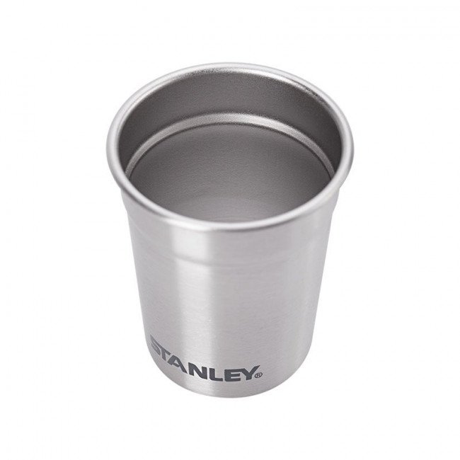 Набор Stanley Adventure Combo (фляга (0,59л) + 4 рюмки), зеленый Набор Stanley Adventure Combo (фляга (0,59л) + 4 рюмки), зеленый